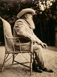 Claude Monet in the garden of Giverny, 1915